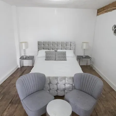 Les Papillons Pensjonat 3*