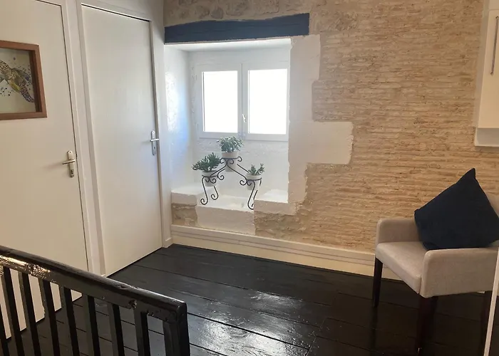 Les Papillons Πανσιόν 3*