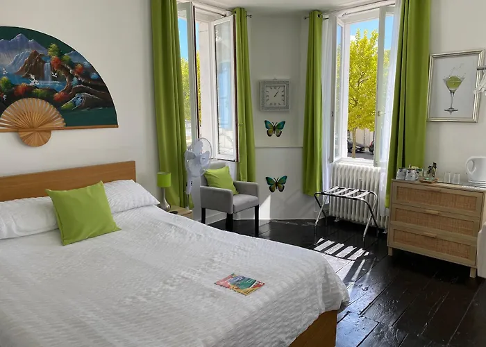 Les Papillons Πανσιόν